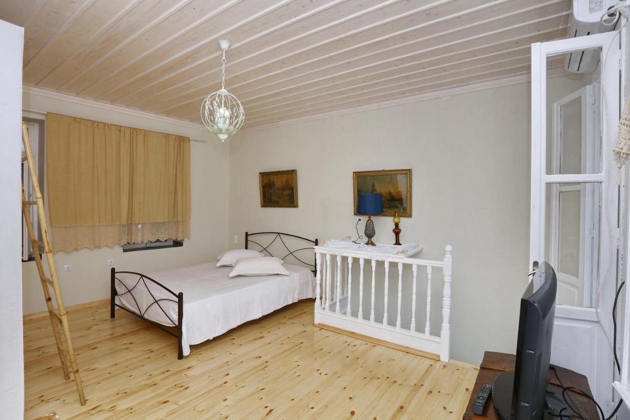 House Of Town Skopelos Exterior foto